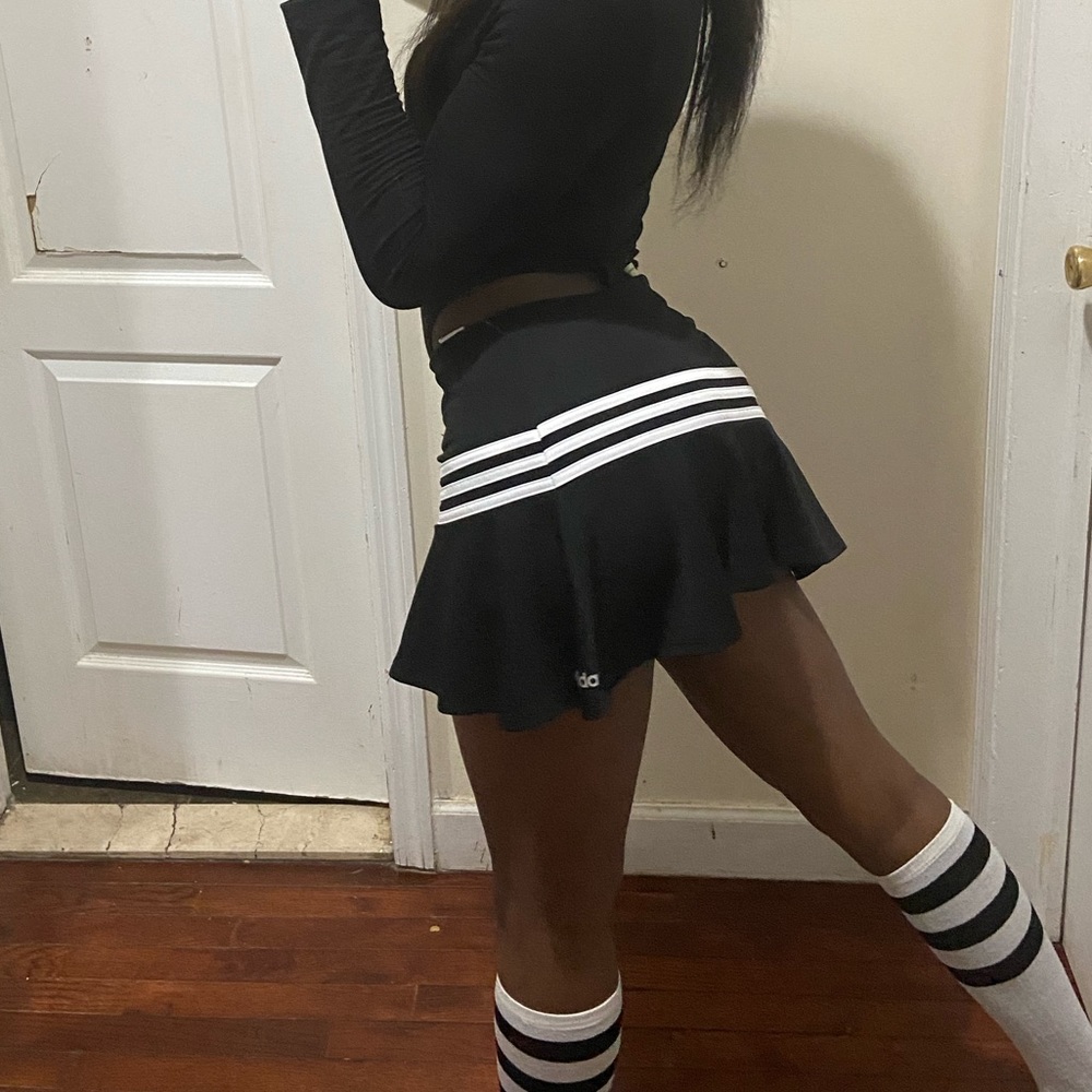 Adidas mini skirt💙
